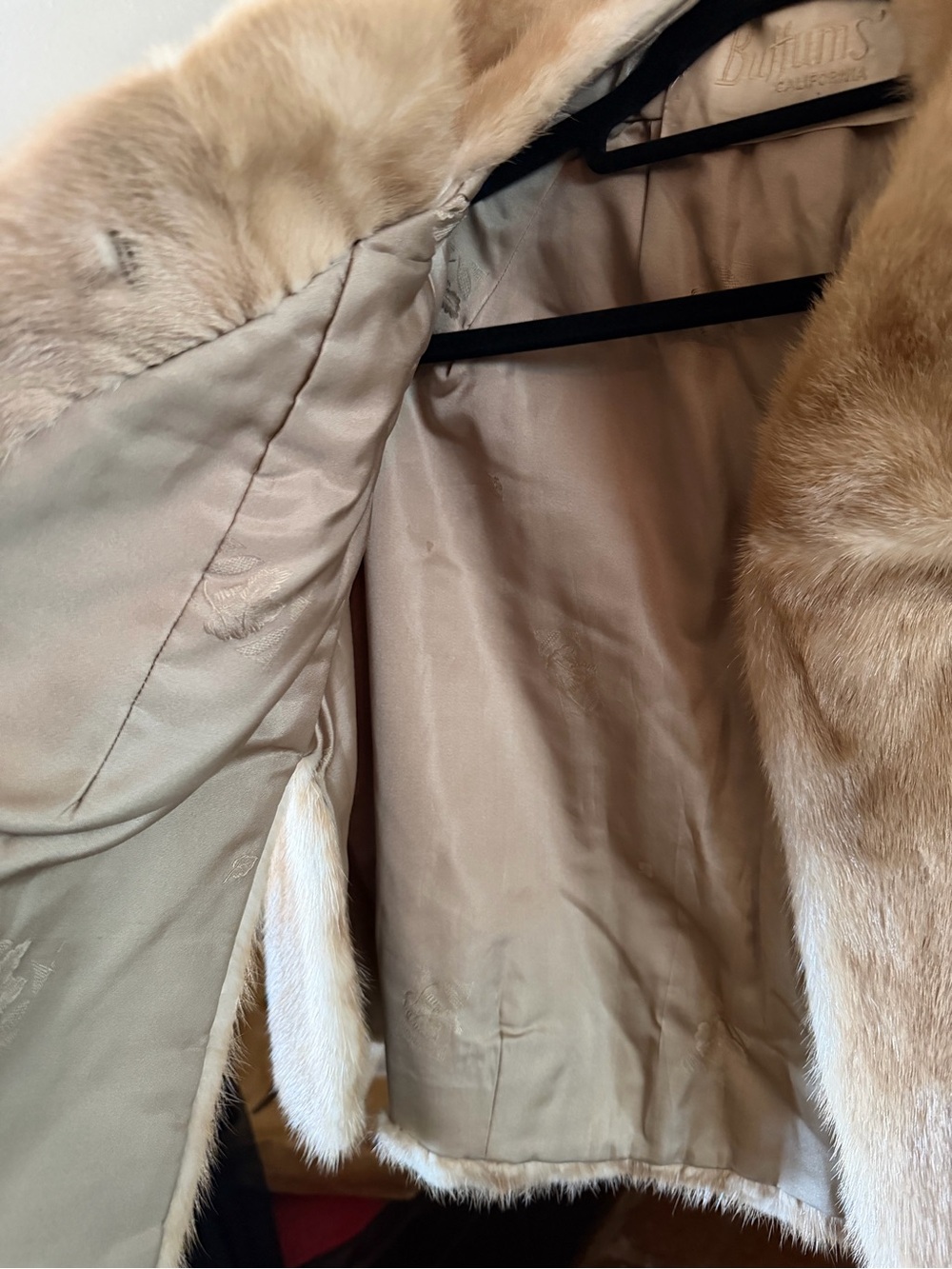 Adorable Small Blonde Mink Stole By Buffums - Picture 2 of 5